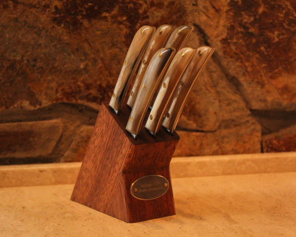 Set di sei coltelli da cucina con ceppo in corno di bovino Vittorio Mura &  figli – Regalando Sardegna vendita online prodotti artigianai sardi