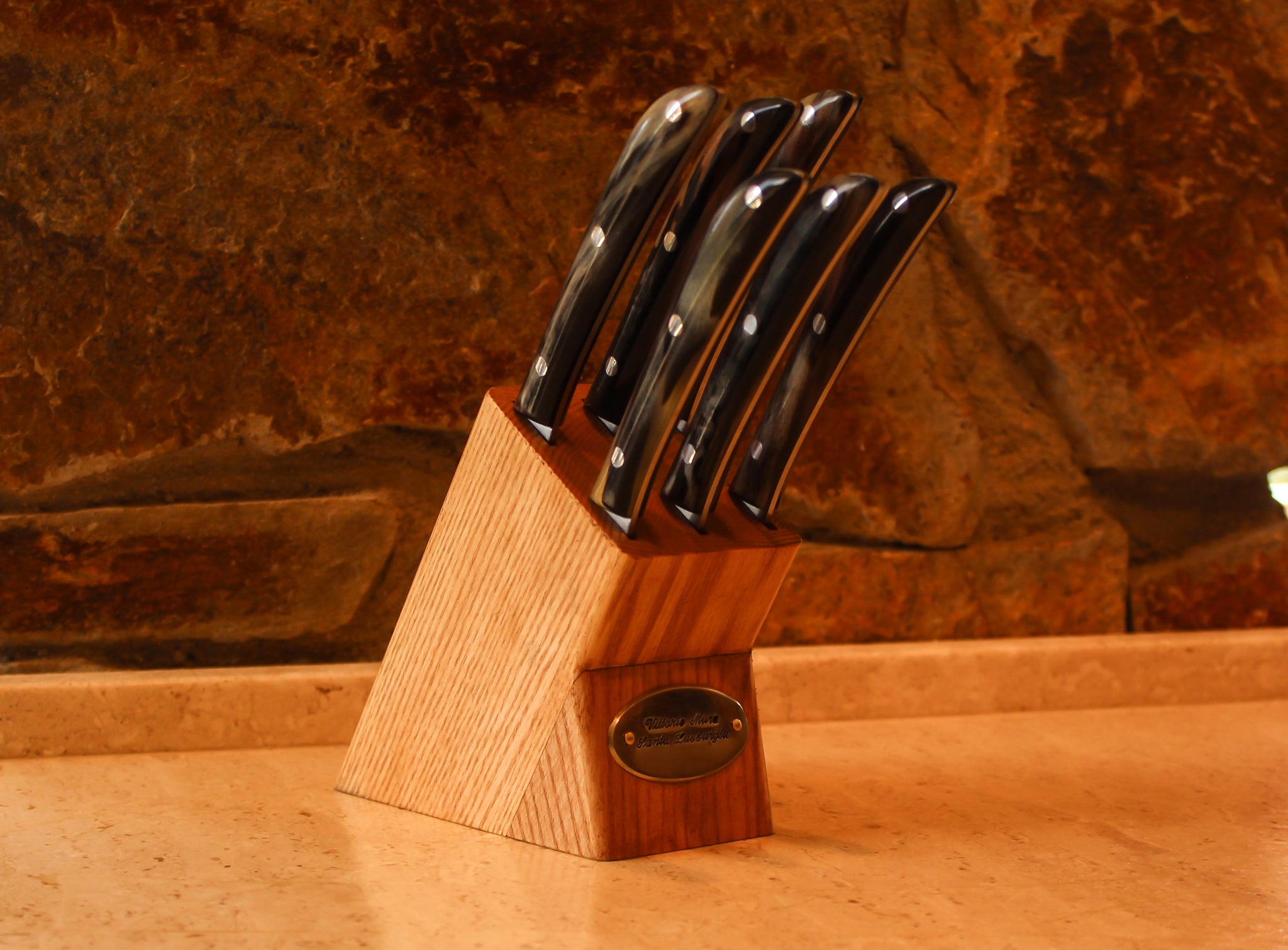 Set di coltelli da tavola con ceppo in muflone – Vittorio Mura & Figli